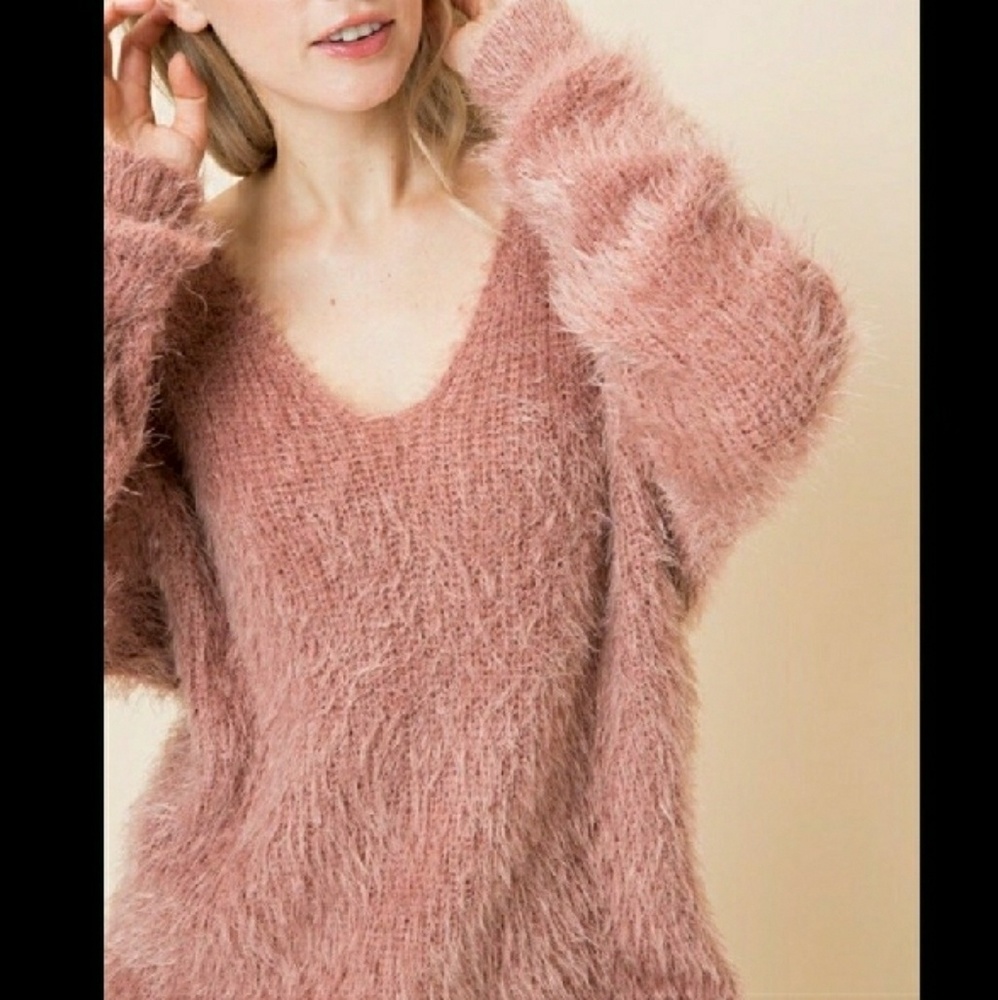 🔥SALE!🔥💥NEW!💥FUZZY TWISTBACK SWEATER💥 - Picture 4 of 5